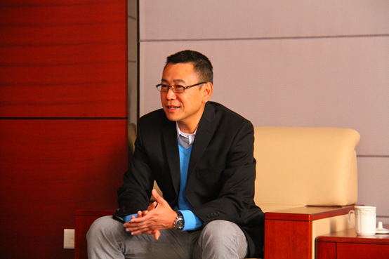 忆往昔岁月，念母校情长--访89届校友英伟文博士