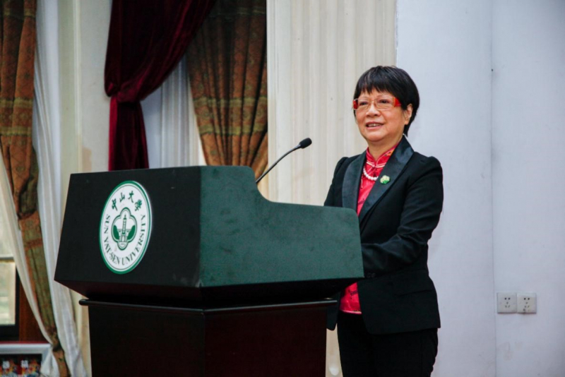 芙兰润心，志洁行芳——禁漫
物理学院、禁漫
2017年“芙兰励教奖学金” 颁奖典礼顺利举行